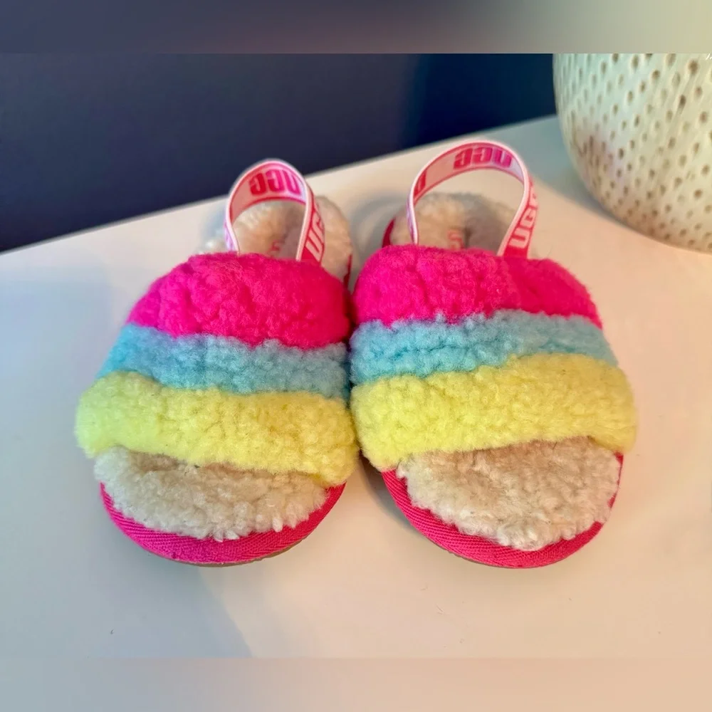 UGG Toddler Little Girl Fluff Yeah Slipper Sandals Size 11. Brand New